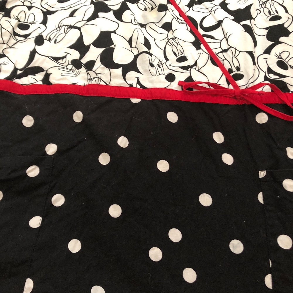 Minnie Mouse red black and white scrub top 3xL